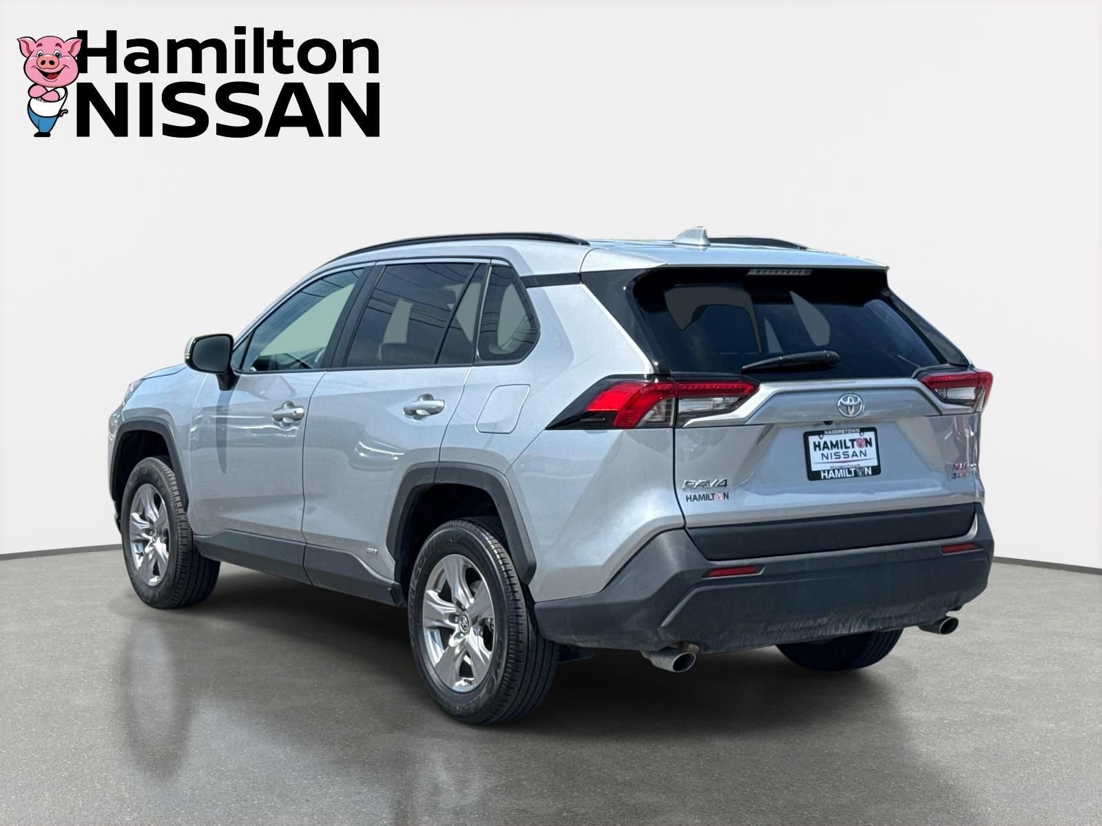Used 2025 Toyota RAV4 XLE AWD/4WD image 4