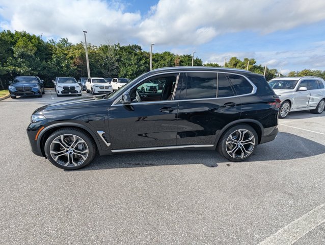 New 2026 BMW X5 xDrive50e w/ Premium Package AWD/4WD image 5