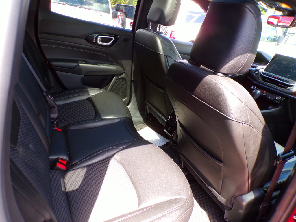 Used 2022 Jeep Compass Latitude w/ Sun and Sound Group AWD/4WD image 6