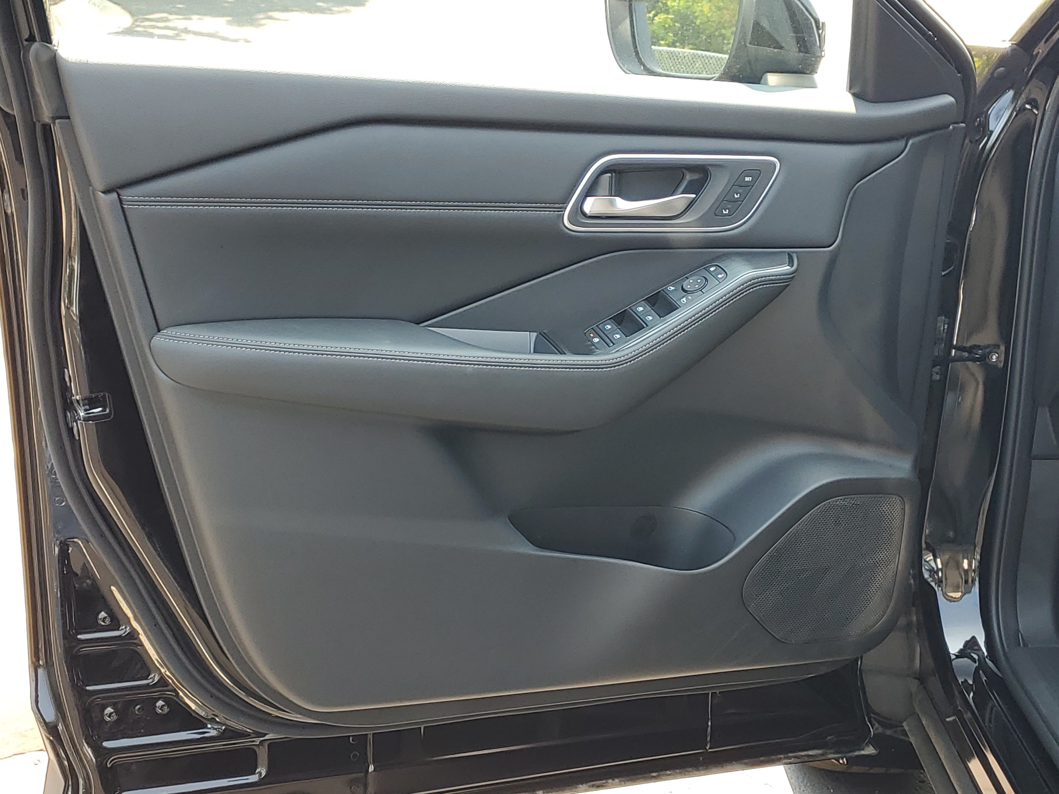 New 2026 Nissan Rogue Platinum AWD/4WD image 23
