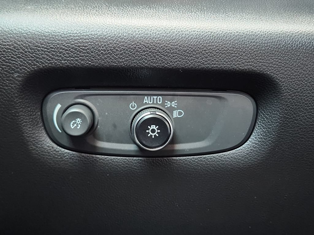 Certified 2023 Chevrolet Traverse RS FWD image 22