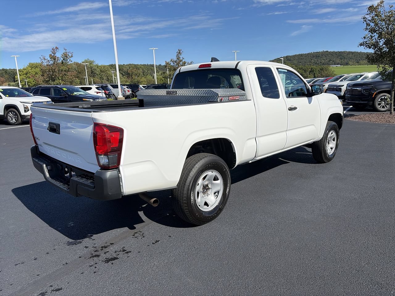 Used 2020 Toyota Tacoma SR AWD/4WD image 7