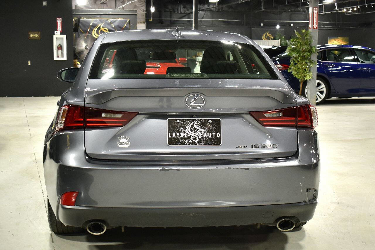 Used 2016 Lexus IS 300 Base AWD 4dr Sedan w/ Premium Package image 9