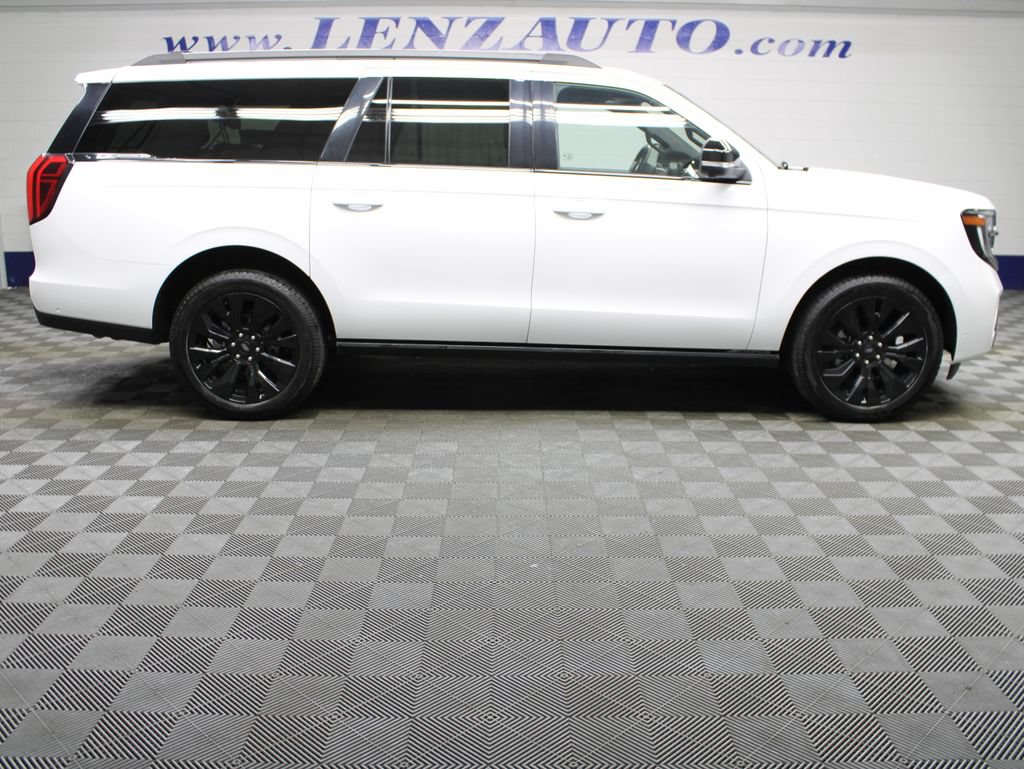 Used 2025 Ford Expedition Max Platinum w/ Stealth Appearance Package AWD/4WD image 3