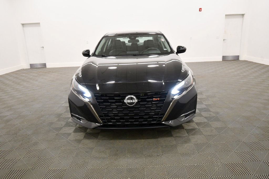 Used 2023 Nissan Altima 2.5 SR FWD image 11