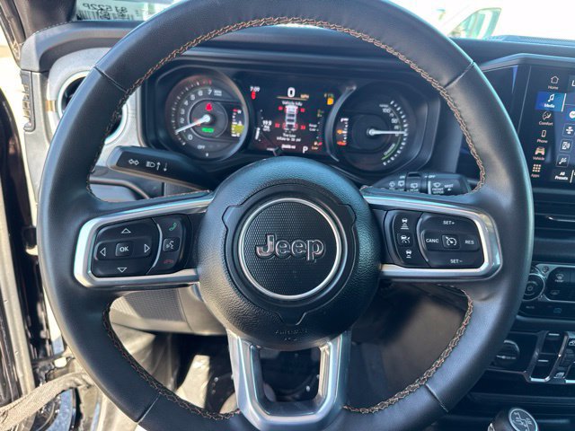 Used 2024 Jeep Wrangler Unlimited Sahara AWD/4WD image 16