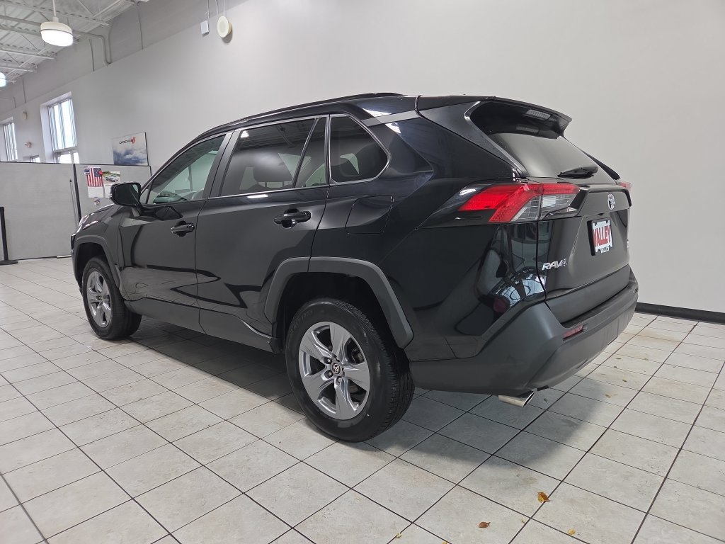 Used 2024 Toyota RAV4 XLE AWD/4WD image 9