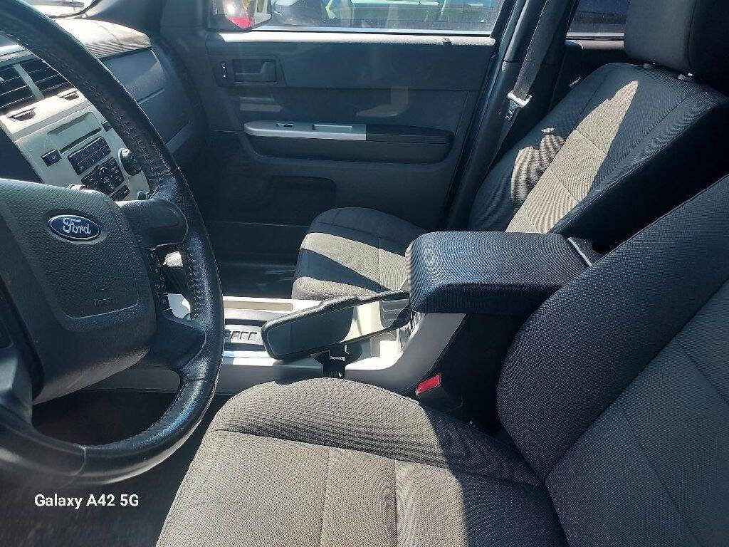 Used 2012 Ford Escape XLT FWD image 5