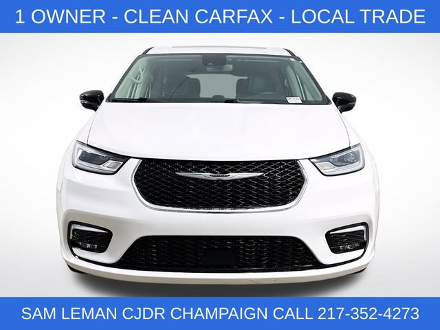 Used 2024 Chrysler Pacifica Limited w/ Trailer Tow Group image 2