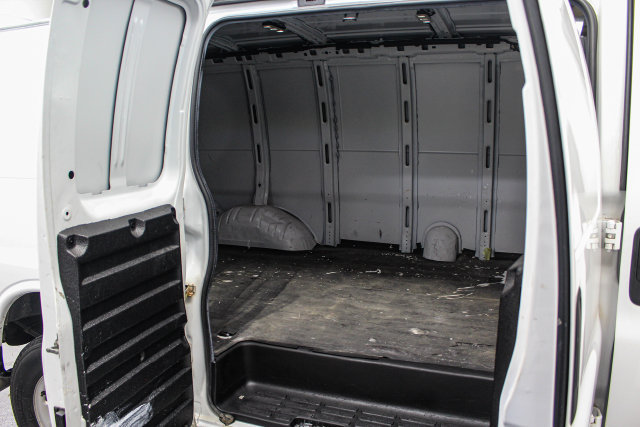 Certified 2021 Chevrolet Express 2500 w/ Driver Convenience Package RWD image 18