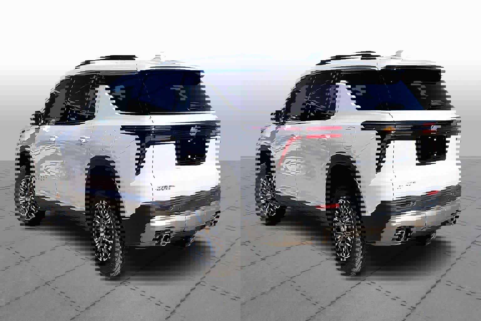 Certified 2025 Chevrolet Traverse LT image 13