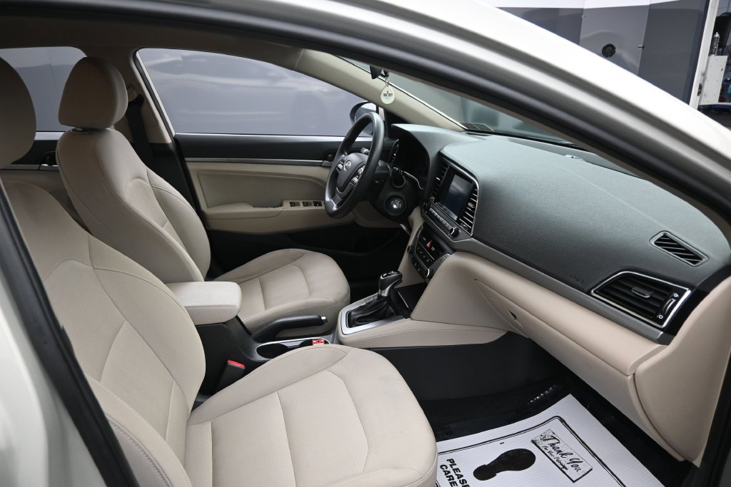 Used 2017 Hyundai Elantra SE FWD image 26