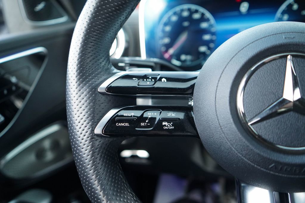 Used 2024 Mercedes-Benz C 300 Sedan image 27