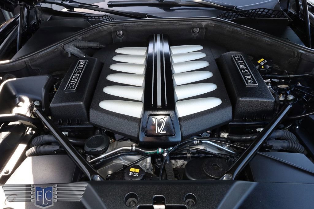 Used 2016 Rolls-Royce Dawn image 32