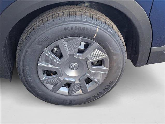 New 2025 Nissan Kicks S image 9