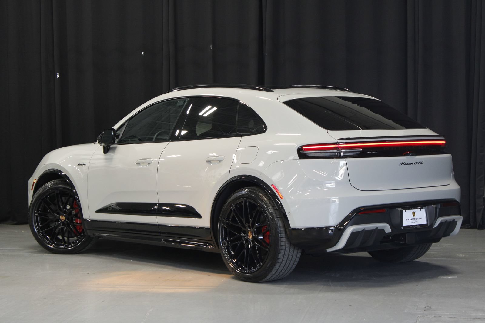New 2026 Porsche Macan GTS Electric AWD/4WD image 3