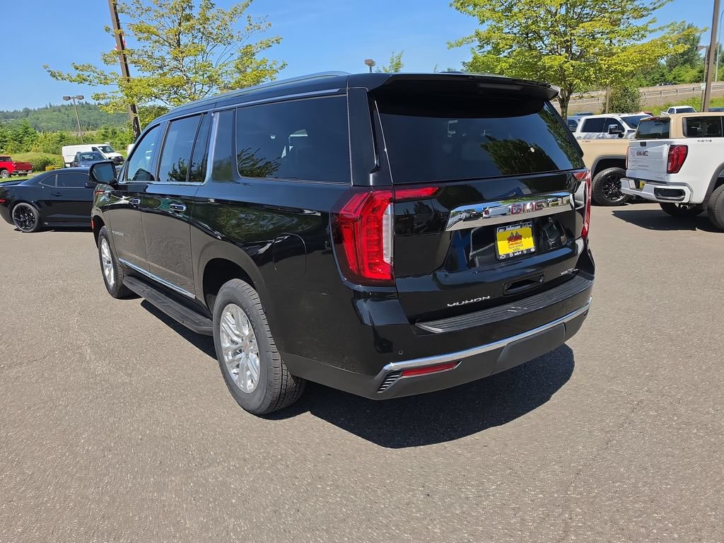 Certified 2024 GMC Yukon XL SLT w/ SLT Luxury Package AWD/4WD image 4