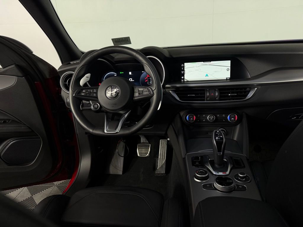 Used 2025 Alfa Romeo Stelvio Sprint w/ Veloce Package image 17