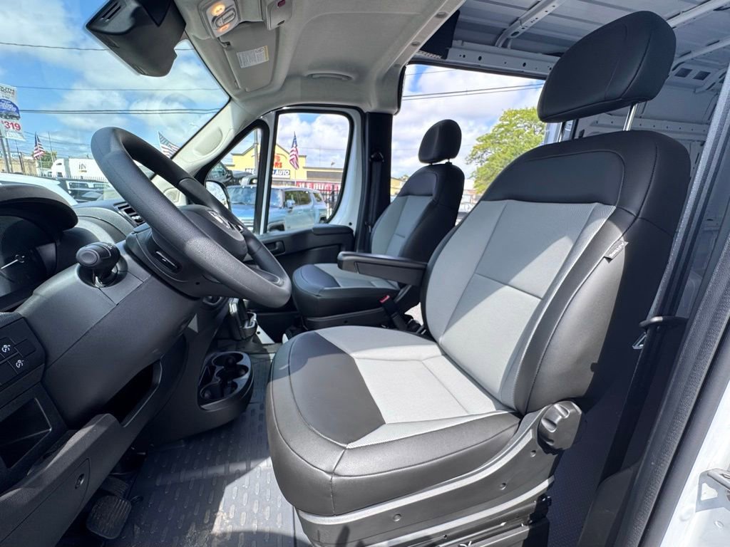 New 2024 RAM ProMaster 2500 w/ Convenience Group image 17