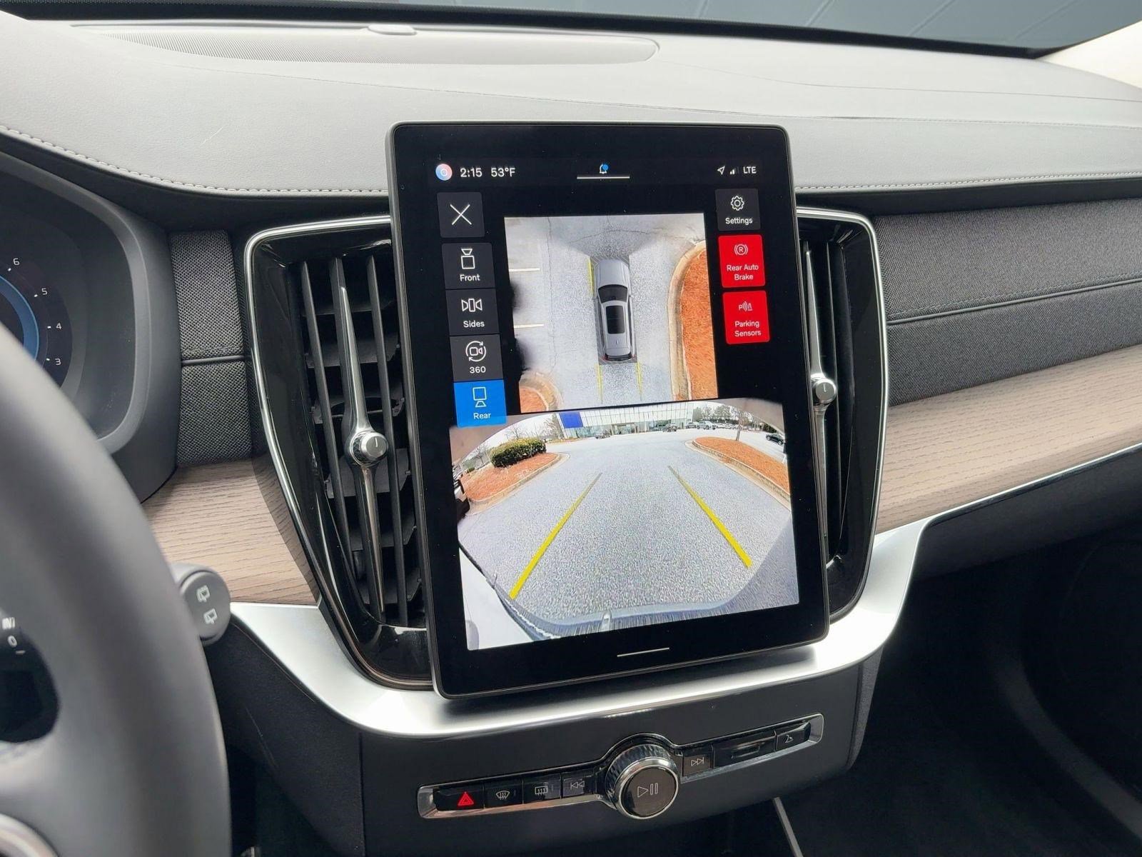 Certified 2025 Volvo XC90 B6 Plus image 24