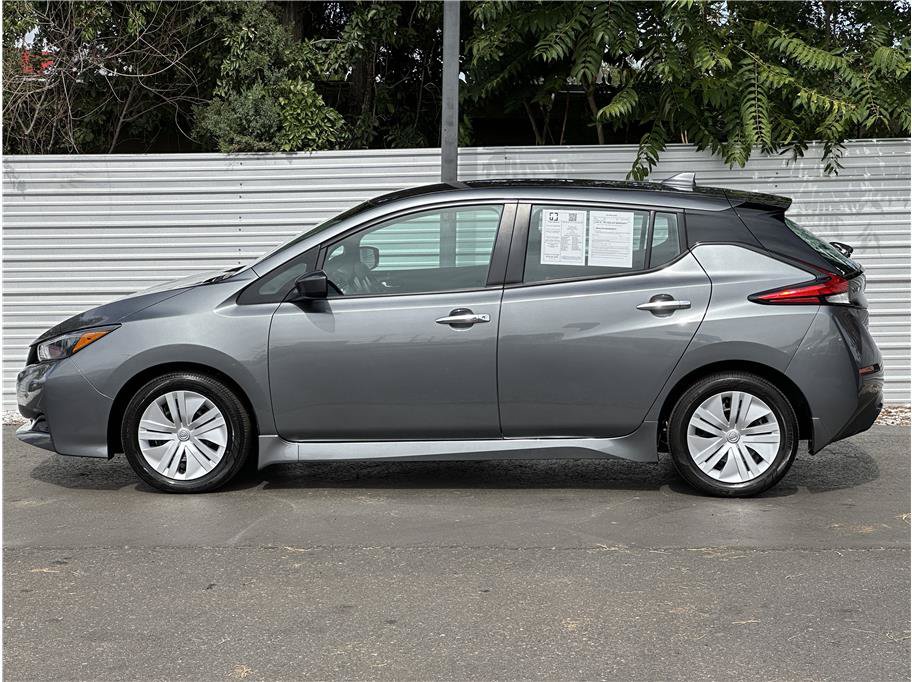 Used 2025 Nissan Leaf S FWD image 9