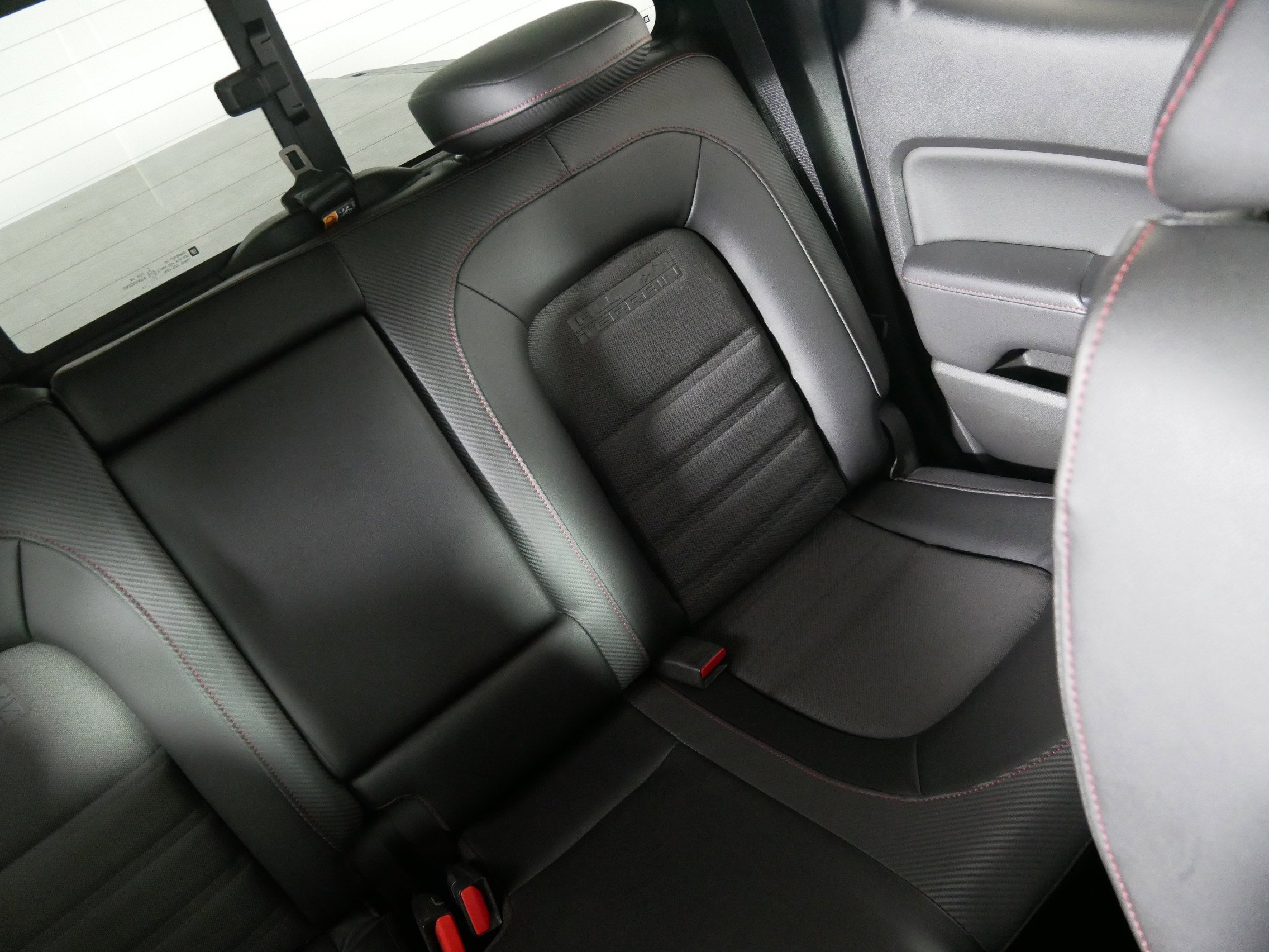 Used 2015 GMC Canyon SLE w/ All-Terrain Package image 14