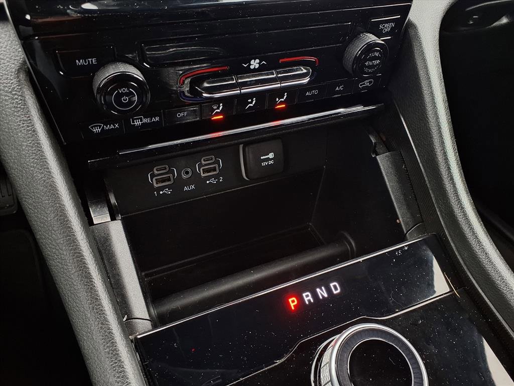 Used 2024 Jeep Grand Cherokee Laredo image 8