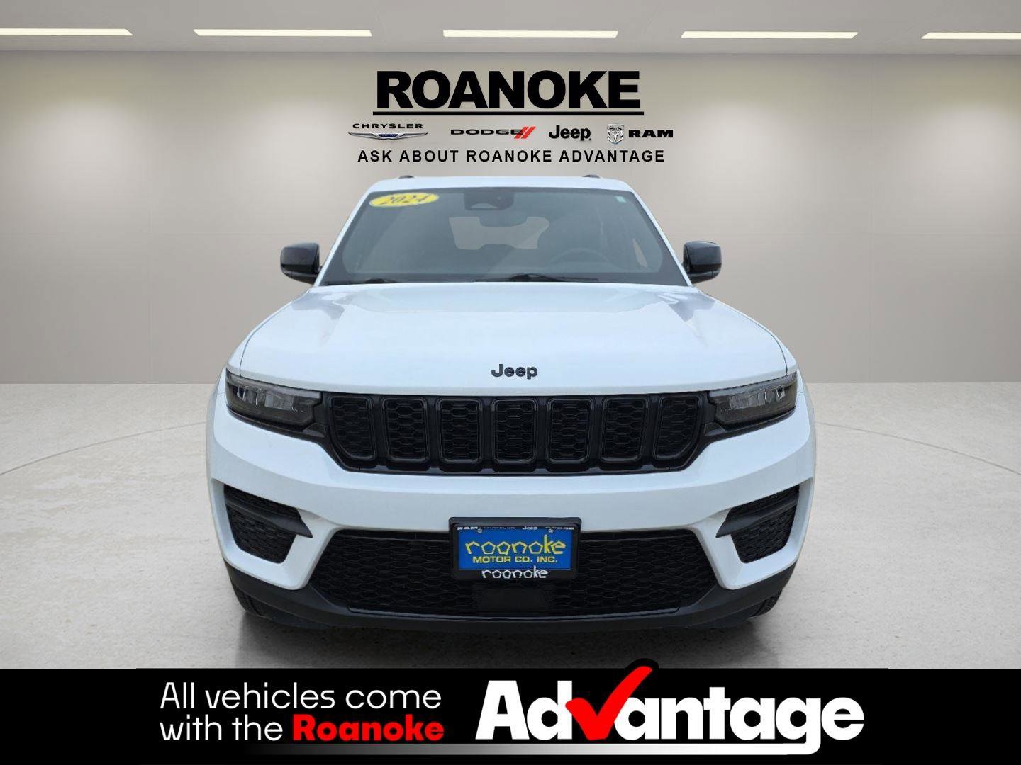 Used 2024 Jeep Grand Cherokee Altitude image 11
