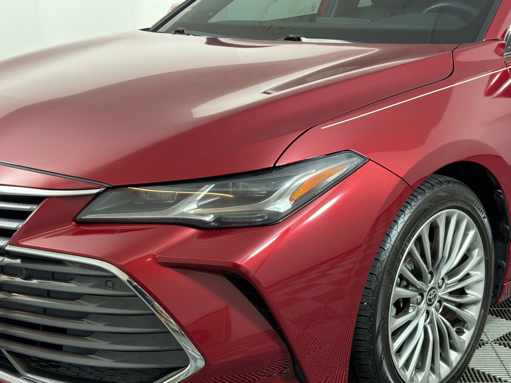 Used 2022 Toyota Avalon Limited w/ Advanced Safety Package FWD image 10