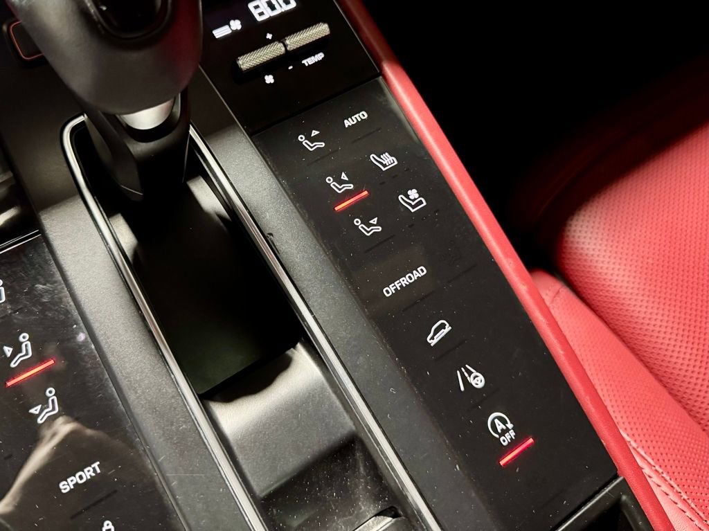 Used 2023 Porsche Macan GTS w/ Premium Package Plus image 23