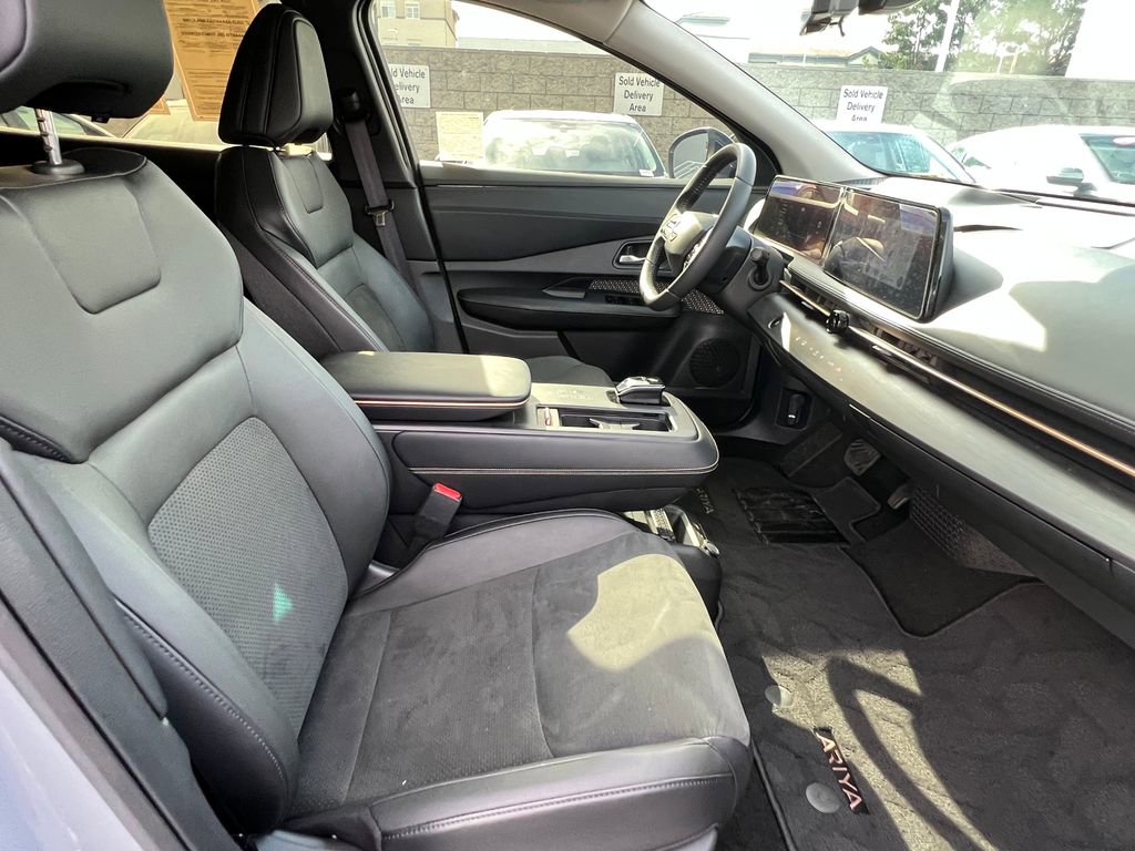 Used 2024 Nissan Ariya FWD image 15