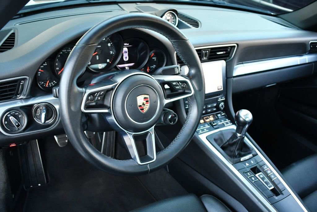 Used 2017 Porsche 911 Carrera image 12