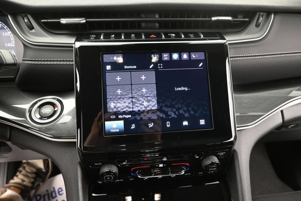 Used 2022 Jeep Grand Cherokee Laredo w/ Luxury Tech Group I AWD/4WD image 31