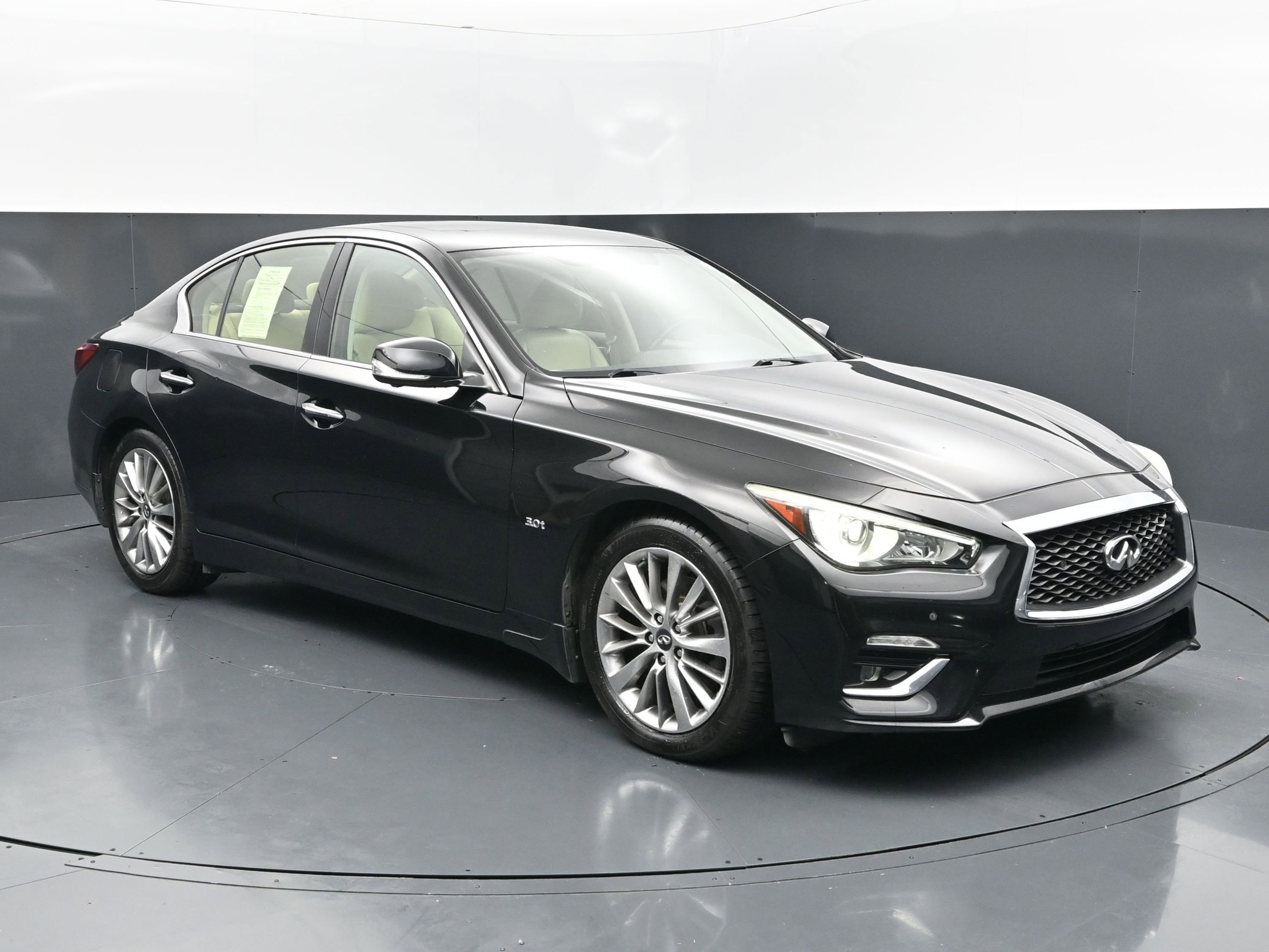 Used 2018 INFINITI Q50 Luxe w/ Sensory Package (Luxe) RWD image 7