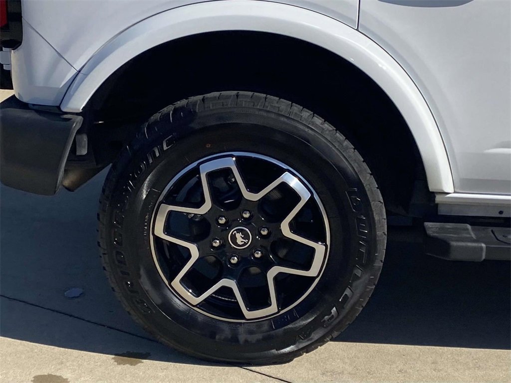 Used 2024 Ford Bronco Outer Banks image 11