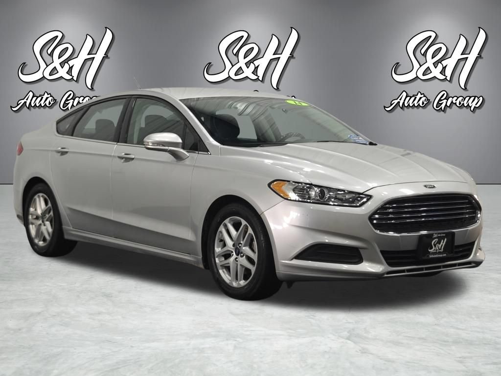 Used 2014 Ford Fusion SE FWD image 2