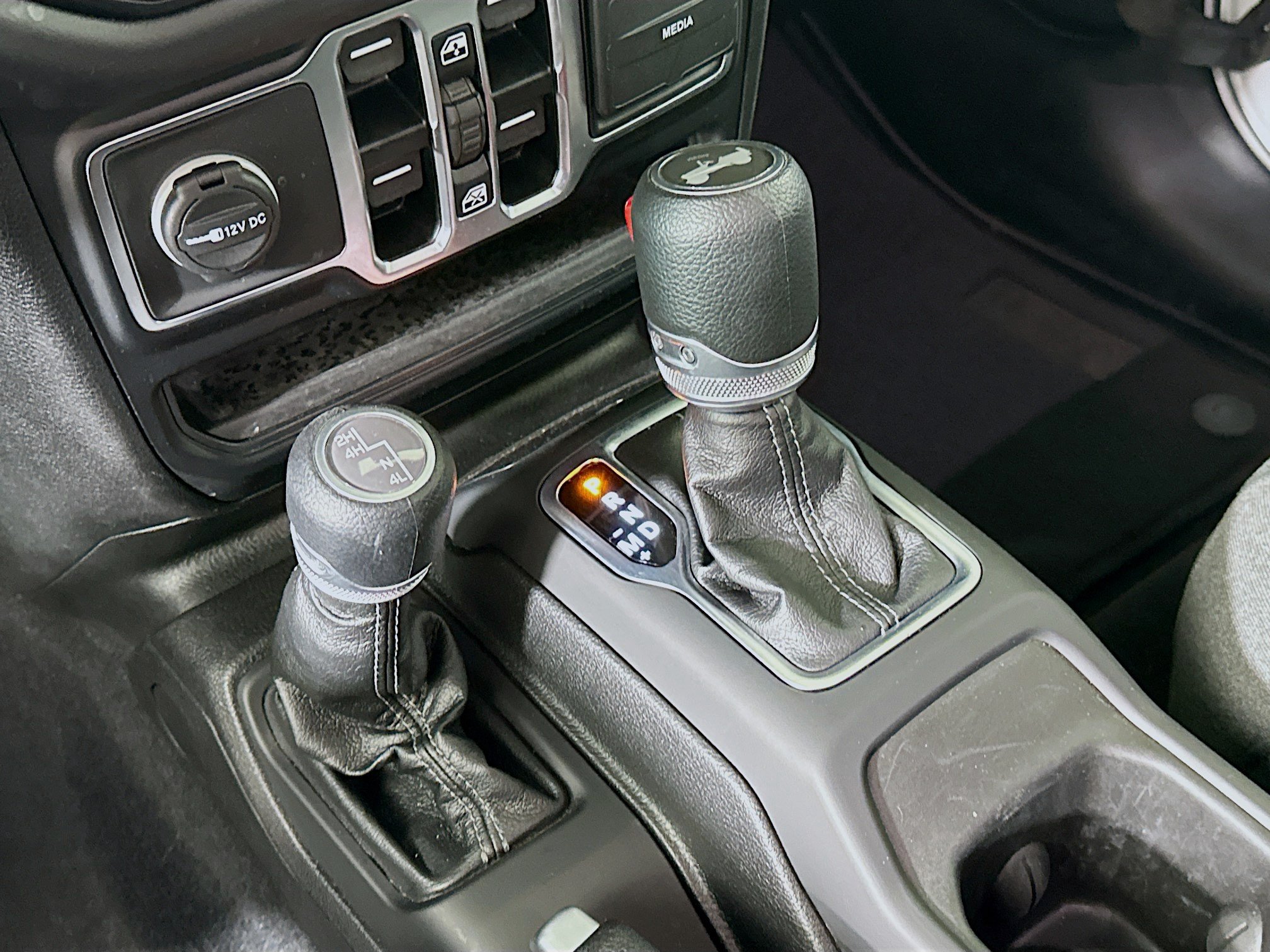 Used 2025 Jeep Wrangler Unlimited Sahara AWD/4WD image 23