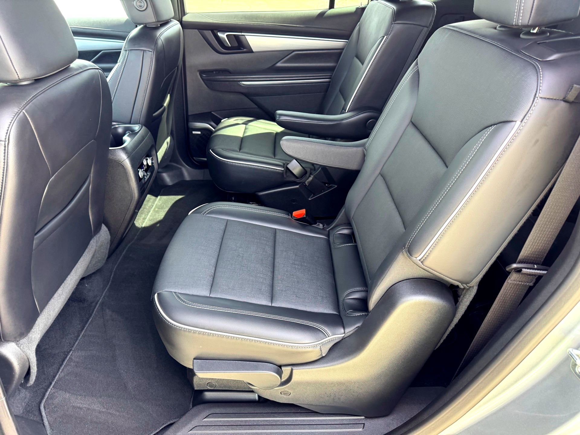 Used 2025 Buick Enclave Preferred image 19