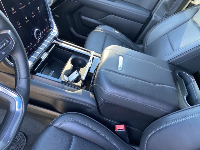 Used 2025 GMC Yukon XL Denali AWD/4WD image 24