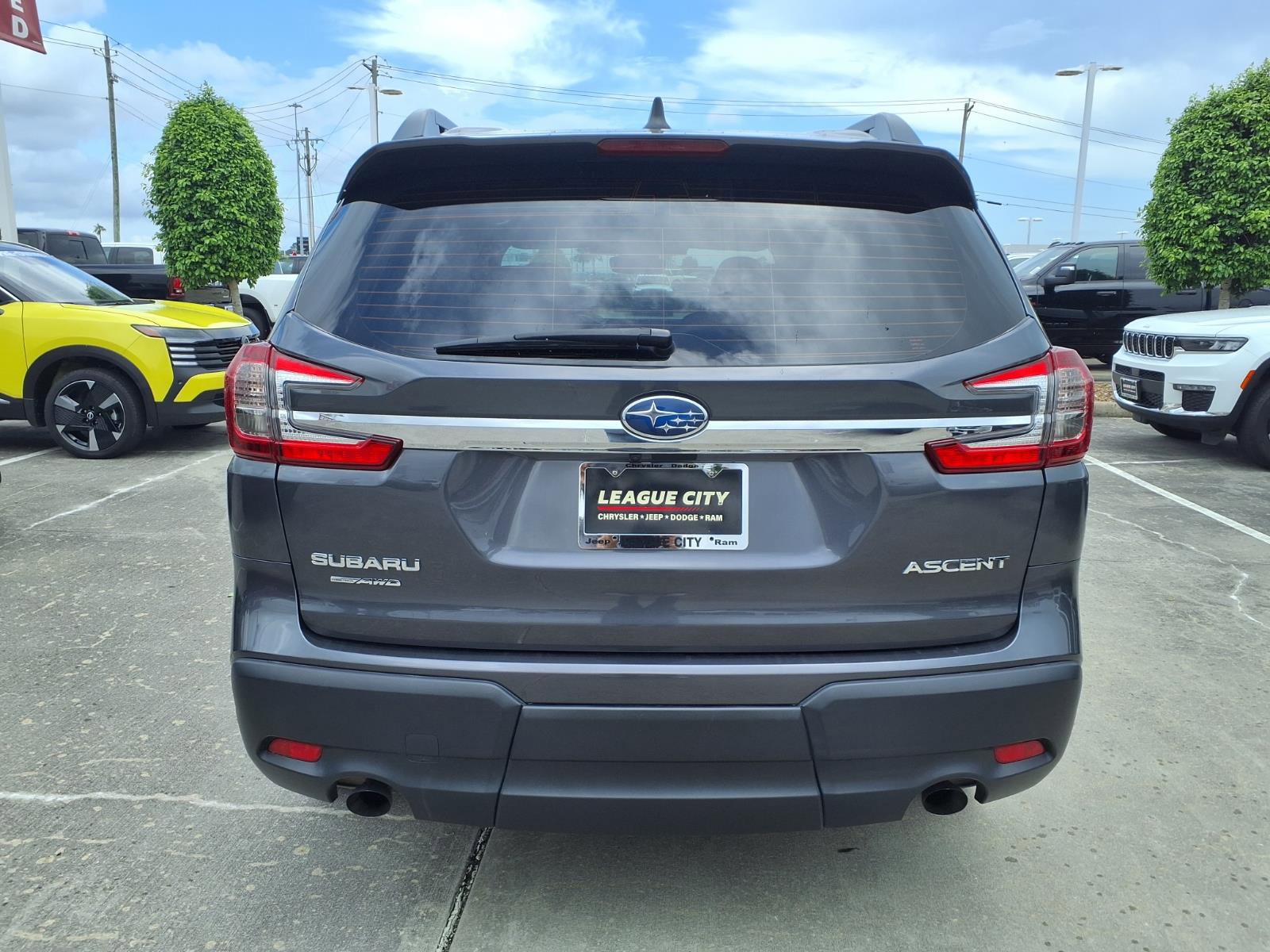 Used 2023 Subaru Ascent 8-Passenger AWD/4WD image 6