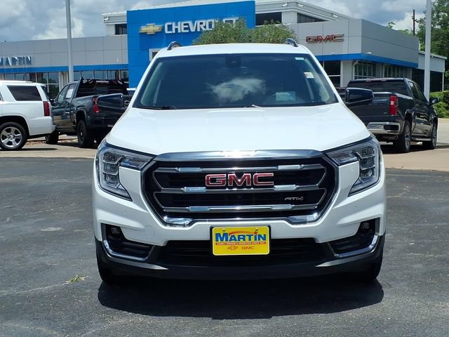Used 2024 GMC Terrain AT4 w/ Tech Package AWD/4WD image 2