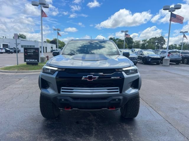 Used 2024 Chevrolet Colorado ZR2 w/ ZR2 Convenience Package III AWD/4WD image 2