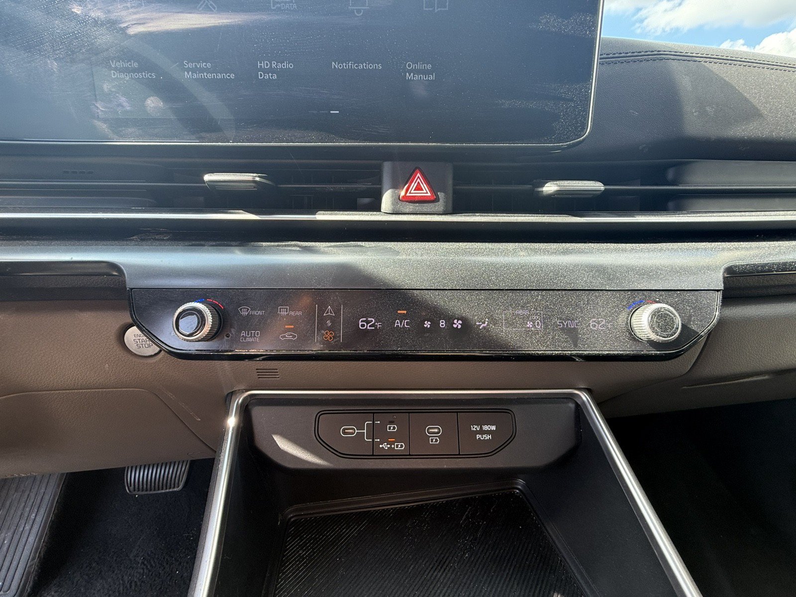 Used 2025 Kia Carnival FWD image 15