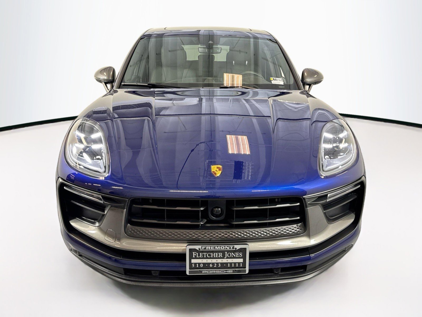Certified 2025 Porsche Macan AWD/4WD image 6