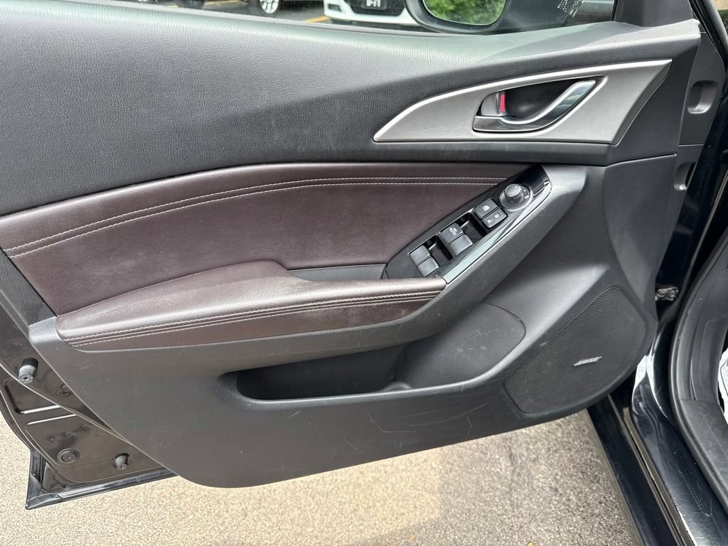 Used 2017 MAZDA MAZDA3 Touring w/ Popular Equipment Package FWD image 19