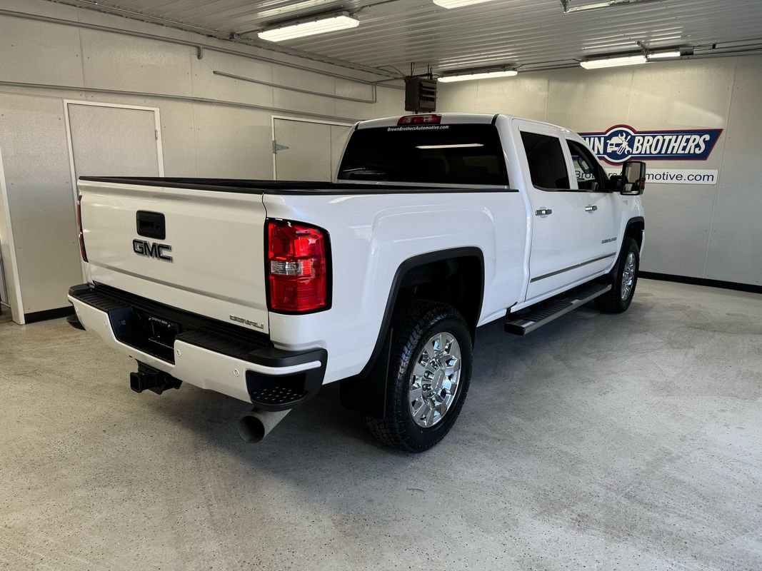 Used 2019 GMC Sierra 2500 Denali w/ Duramax Plus Package AWD/4WD image 7