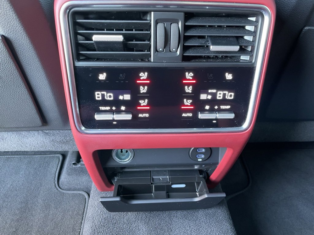 Used 2021 Porsche Cayenne Base image 61