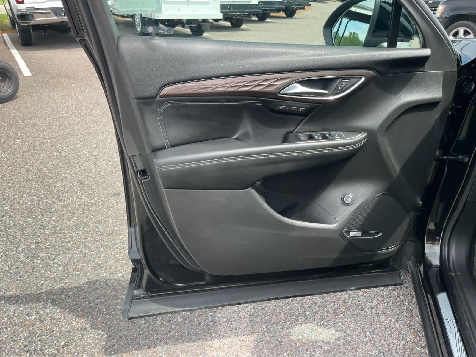 Used 2022 Buick Envision Avenir w/ Technology Package II FWD image 13