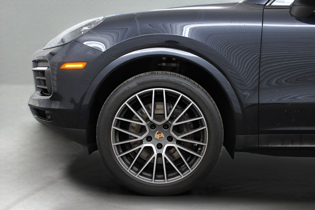 Used 2023 Porsche Cayenne AWD/4WD image 31