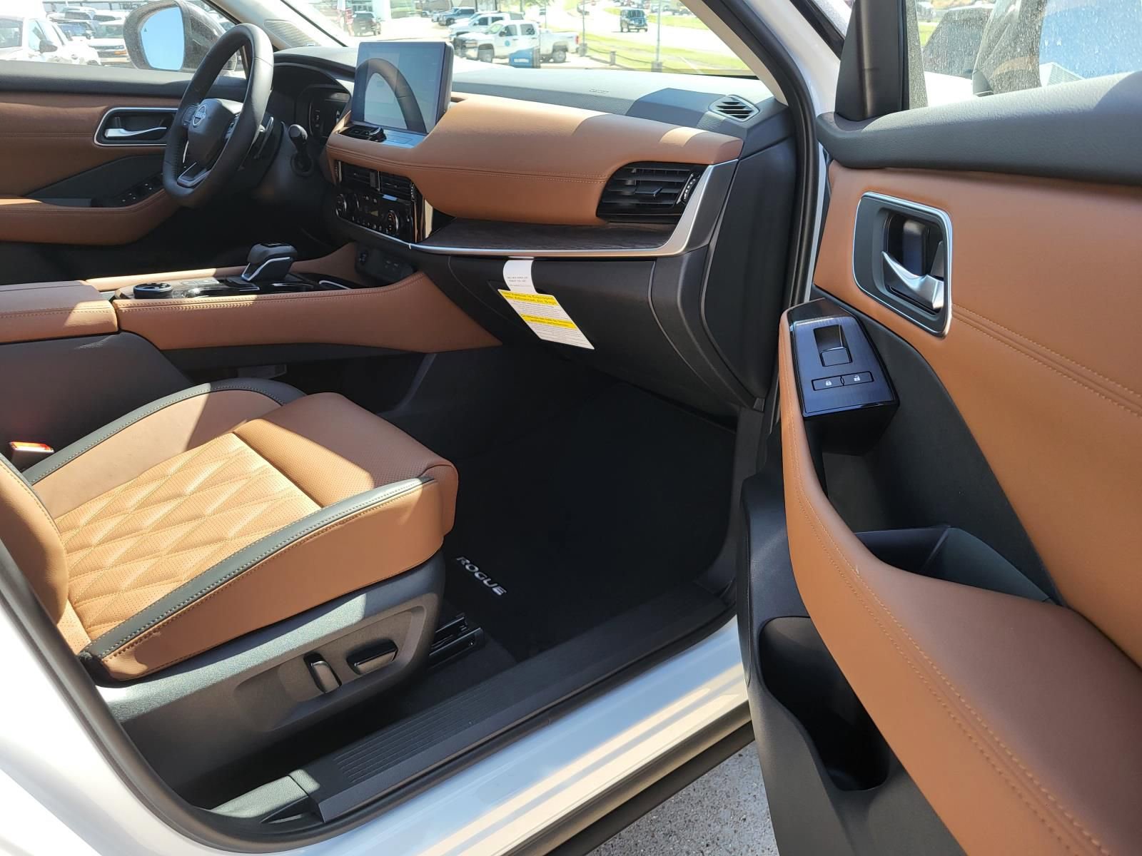 New 2026 Nissan Rogue Platinum image 13